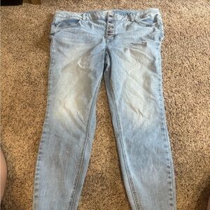 Maurice’s M jeans, 20 super skinny, smoke free home.